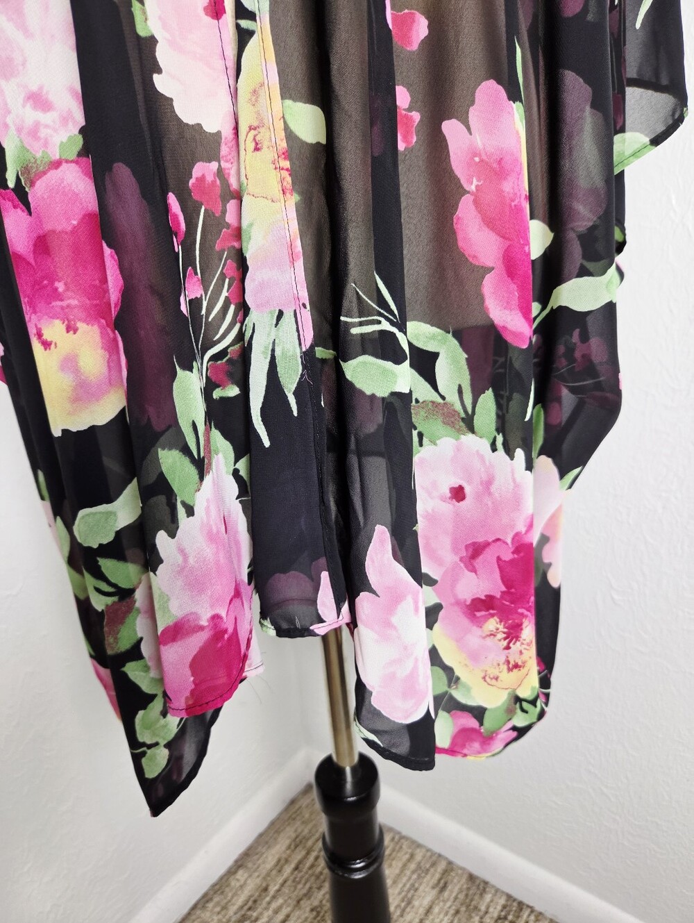 Emerald Black Waterfall Kimono with Pink & Mint Green Floral Print, One Size - Picture 4 of 10